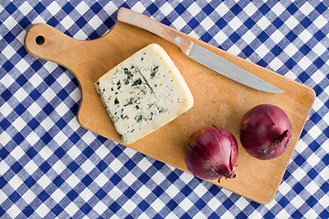 Image showing blue cheese with red onion