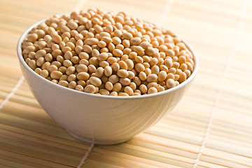 Image showing soya beans in ceramic bowl