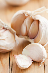 Image showing fresh garlic on kitchen table