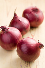 Image showing red onion in kitchen