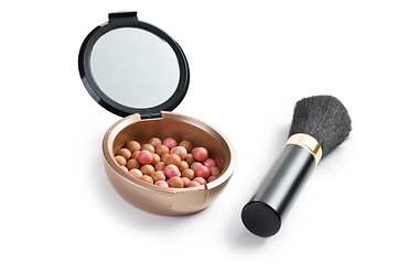Image showing bronzing pearls and makeup brush