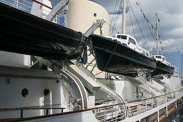 Image showing A big cruiser ship