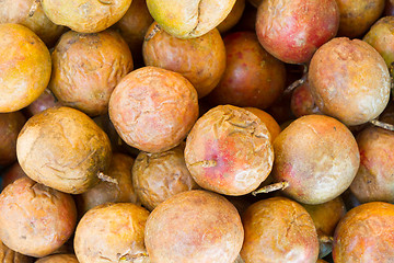 Image showing Passion Fruit on a street market in Dong Hoi