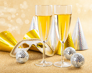 Image showing Masquerade Mask and champagne