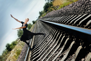 Image showing I love to dance on the roads