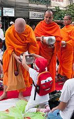 Image showing Mass alms giving in Bangkok, Thailand