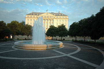 Image showing hotel with fountain zagreb