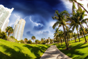 Image showing Walkway in a the beautiful park South Pointe in Miami Beach, U.S