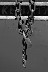 Image showing Rusted chain with padlock