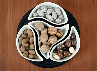 Image showing almonds in chocolate and walnuts
