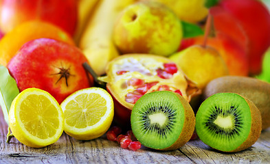 Image showing Kiwi and lemon fruits