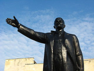 Image showing The big and black monument to Lenin
