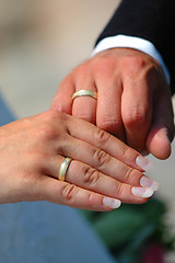 Image showing Rings and hands