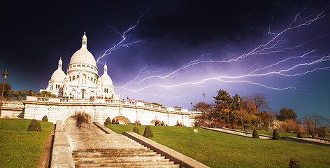 Image showing Wonderful view of Sacred Heart Cathedral and Steep Stairs - Pari