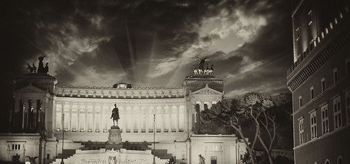 Image showing Piazza Venezia and National Monument to Victor Emmanuel II - Sun