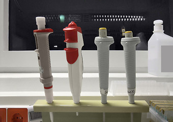 Image showing various pipettes