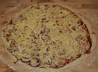 Image showing pizza-half