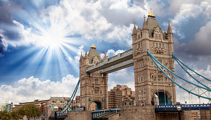 Image showing Power and Magnificence of Tower Bridge Structure over river Tham