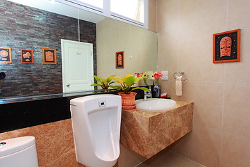 Image showing Luxury modern bathroom suite with bath and wc