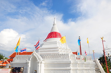 Image showing white pagoda with sky 