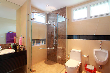 Image showing Luxury modern bathroom suite with bath and wc