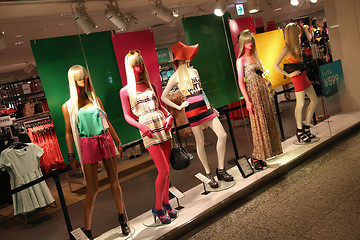 Image showing H&M clothes store