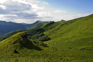 Image showing Green Hills