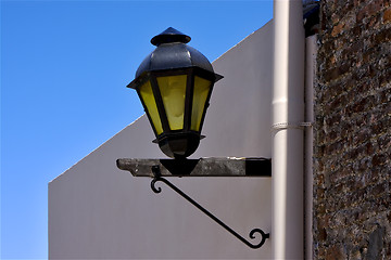 Image showing  street lamp and a water pipe in colonia del sacramento