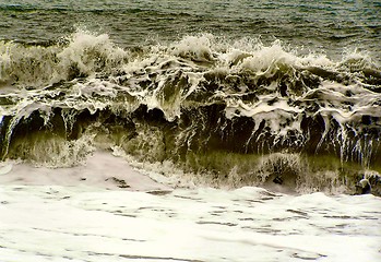 Image showing breaking wave