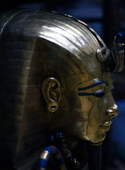 Image showing Golden mask of Tut en amun
