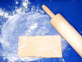 Image showing Dough and pin