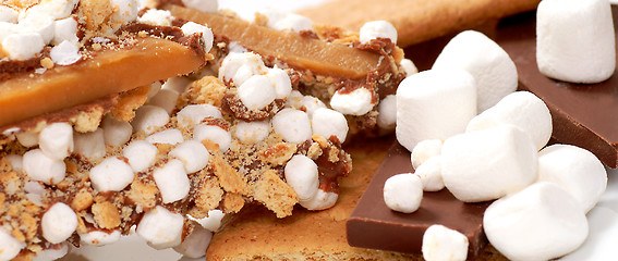 Image showing English toffee made in a Smores fashion