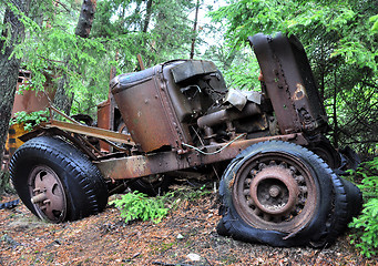 Image showing Old rusty car