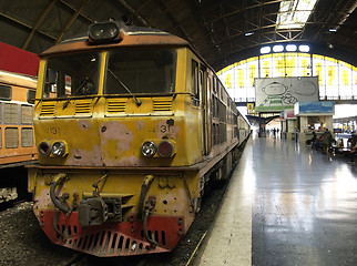 Image showing Railway train at station in Bangkok