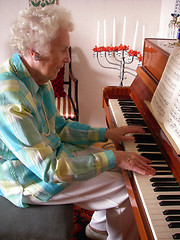 Image showing Piano Lady