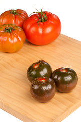 Image showing Red and green tomatoes