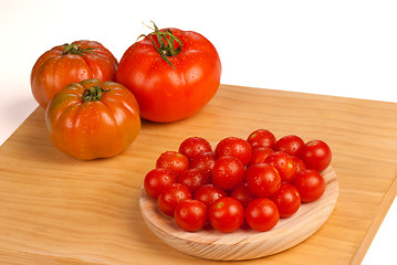 Image showing Cherry  and other tomatoes