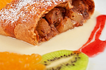 Image showing Apple strudel