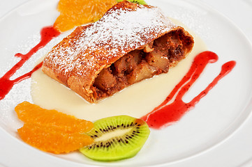 Image showing Apple strudel