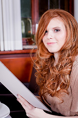 Image showing man and woman in restaurant for dinner