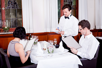 Image showing man and woman in restaurant for dinner