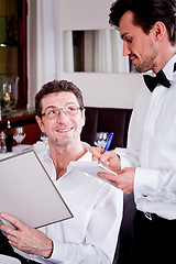 Image showing man and woman in restaurant for dinner