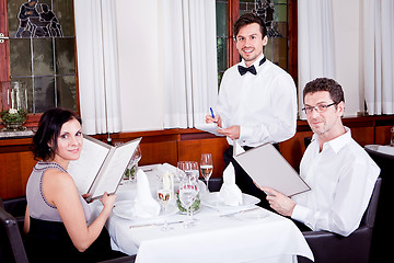 Image showing man and woman in restaurant for dinner