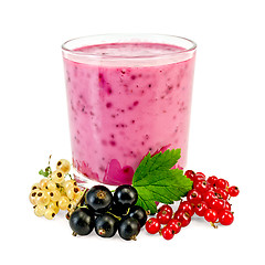 Image showing Milkshake with different currants