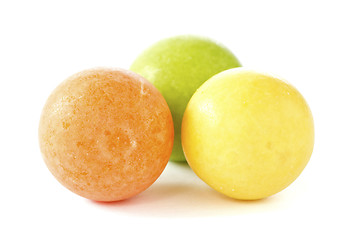 Image showing three color chewing gum balls