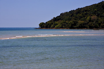 Image showing  froth   lagoon and coastline