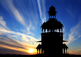 Image showing cenotaph silhouette against beautiful sunset