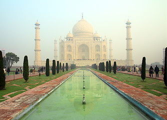 Image showing Taj Mahal - famous mausoleum