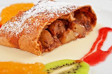 Image showing Apple strudel