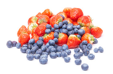 Image showing Heap Fresh Strawberries and Blueberries